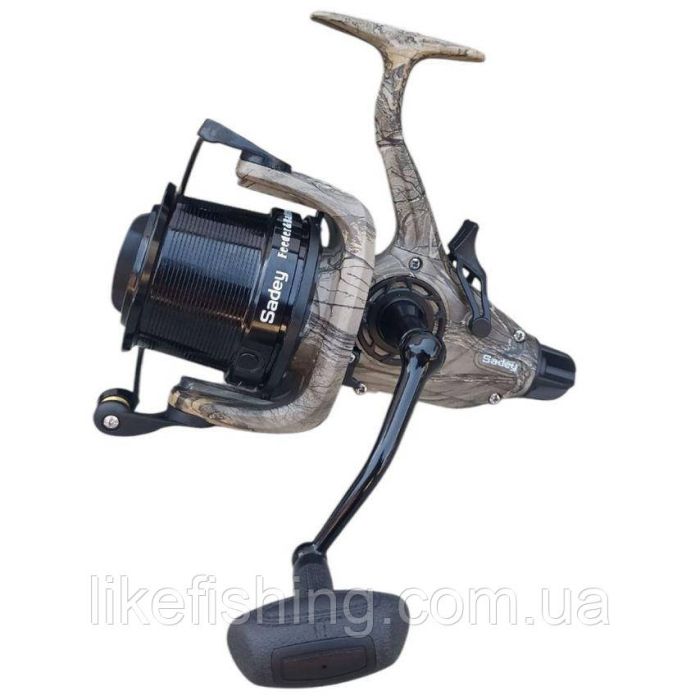 Котушка 8000 Feeder Baitrunner Camo Sadey 7+1BB