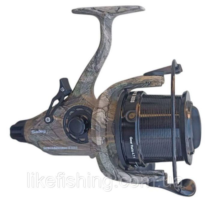 Котушка 8000 Feeder Baitrunner Camo Sadey 7+1BB